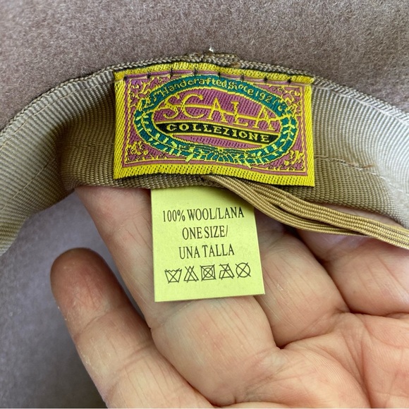 Two fabulous bucket hats in 100% wool. Warm and one size fits all. So stylin’. - Picture 8 of 13